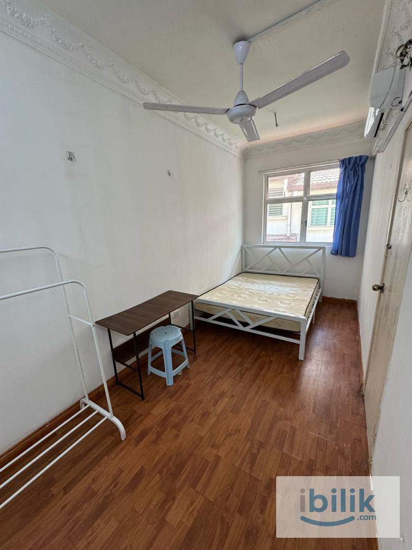 📌Queen bed room at Bandar Utama 🤯ZERO DEPOSIT 💢RM88 REBATE 🆓FREE Wi-Fi 🆓FREE Ccleaning service - Image 1