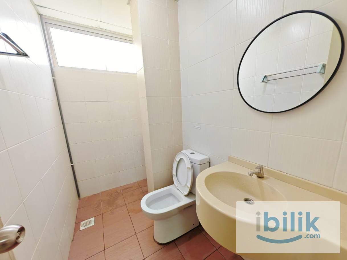 Female TARUMT Fully Furnished Rooms for Rent  - Image 2