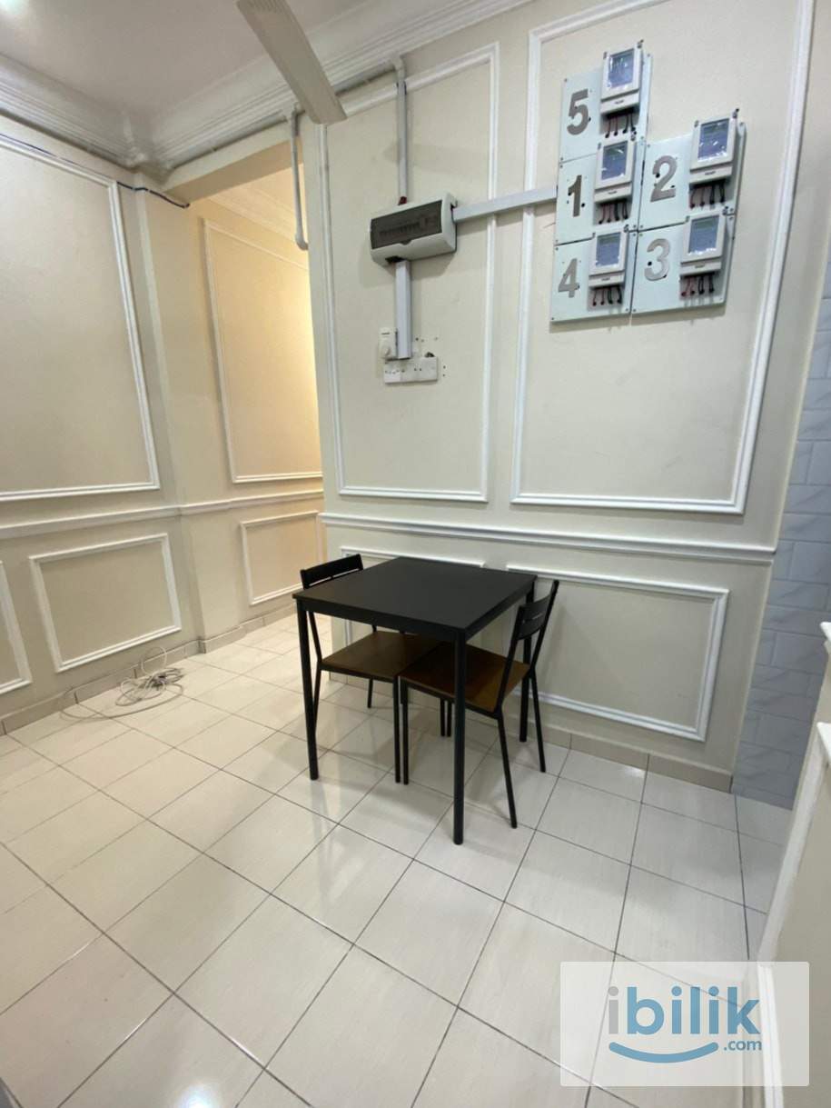 Medium Bedroom (Bilik 3 - 📍 Seri Mas, Seri Kembangan) - Image 4