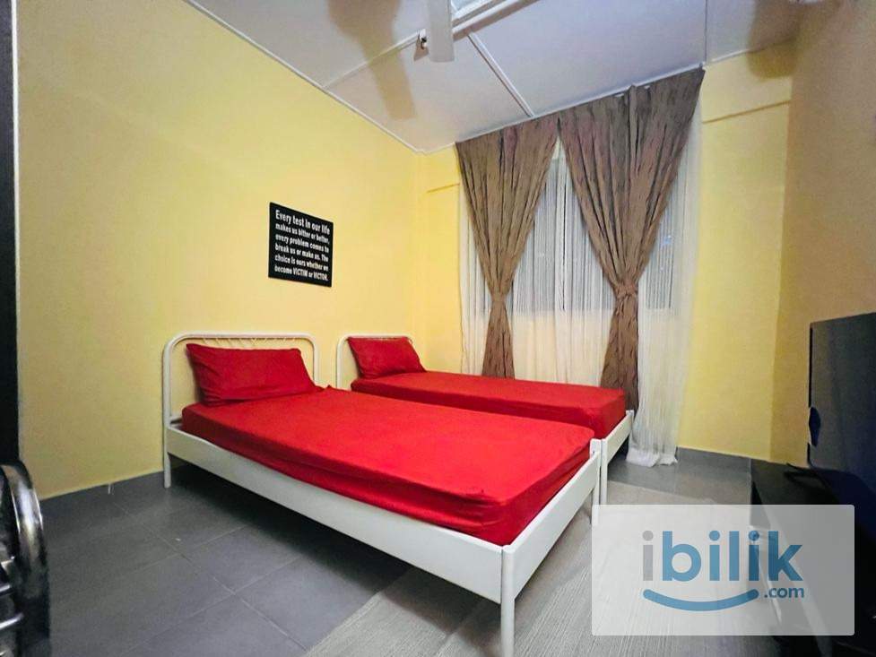 Medium Bedroom (Bilik 1- Bukit Angkasa) - Image 1