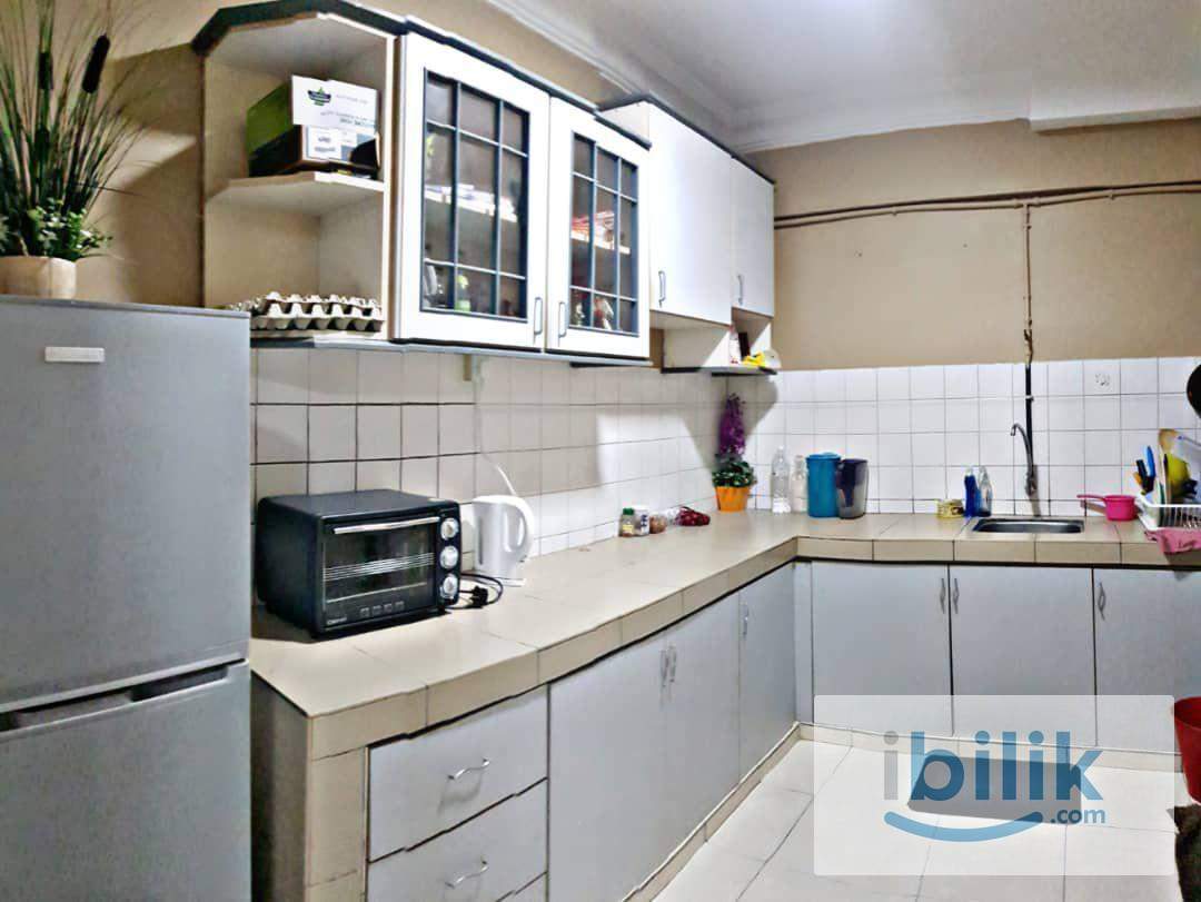 Male Bedroom (Bilik 1 - 📍 Palladium Condominium, Jalan Gurney 2) - Image 3