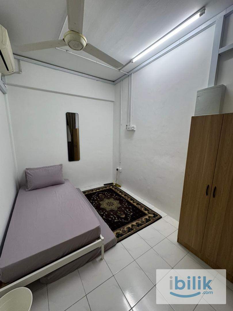 Single Bedroom (Bilik 1 - 📍 Apartment Putra Ria Pinggiran Putra, Seri Kembangan) - Image 1