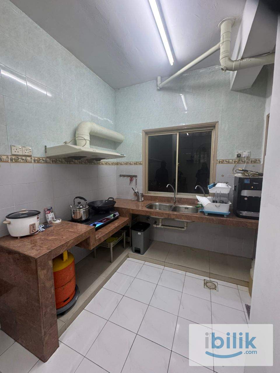 PROMO BILIK SEWA LELAKI SERI KEMBANGAN (MEDIUM ROOM) - Image 2