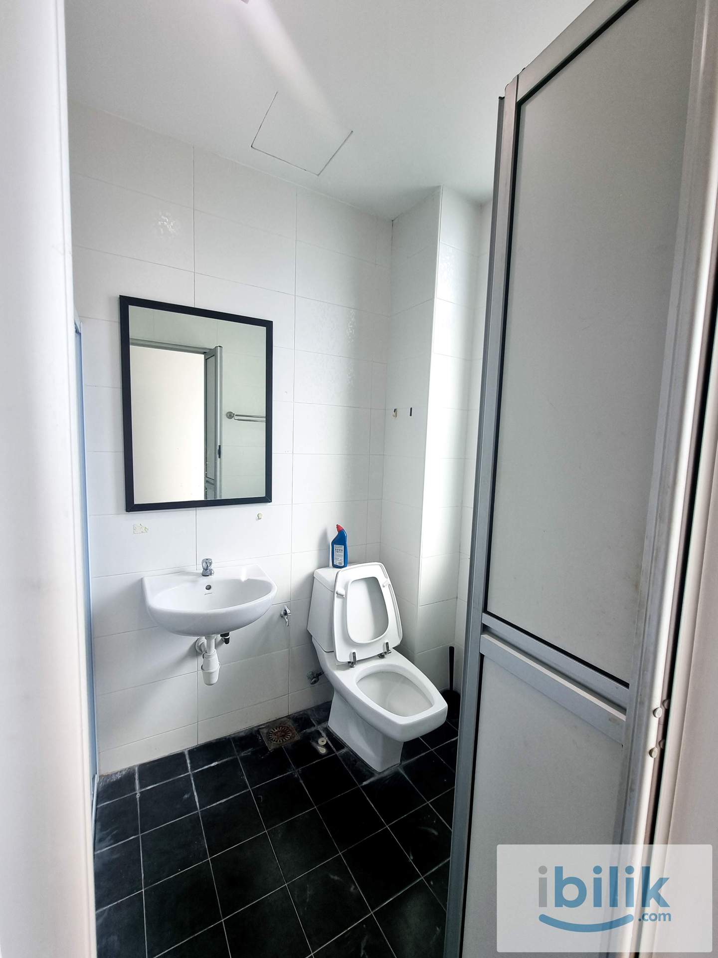 Single Room - Image 5