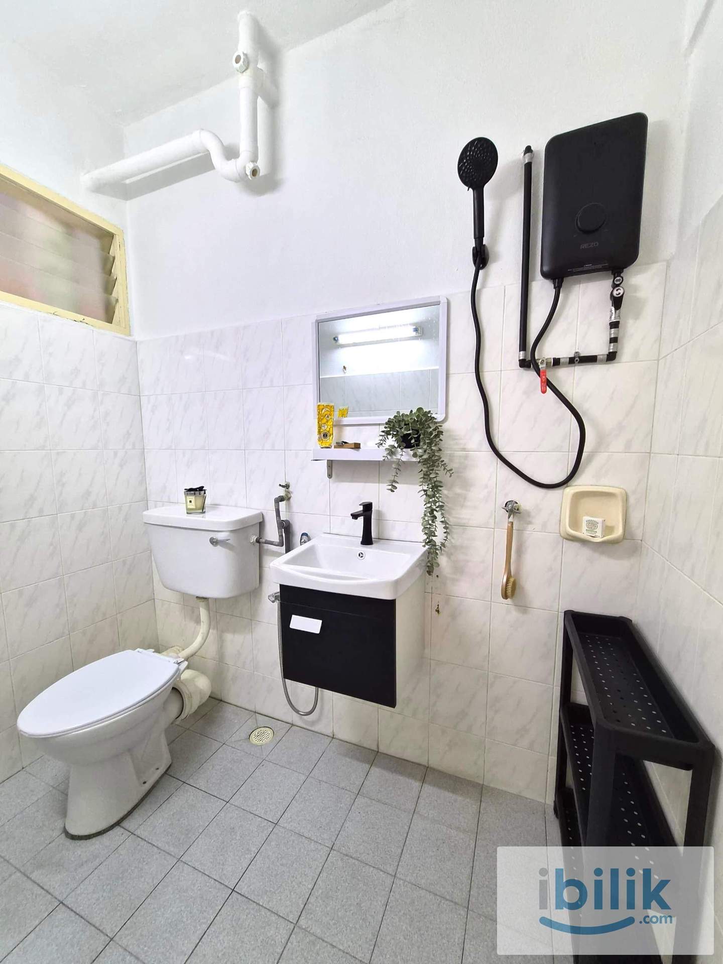 USM(Taman Pekaka) Fully Furnished Master Room For Rent  - Image 4