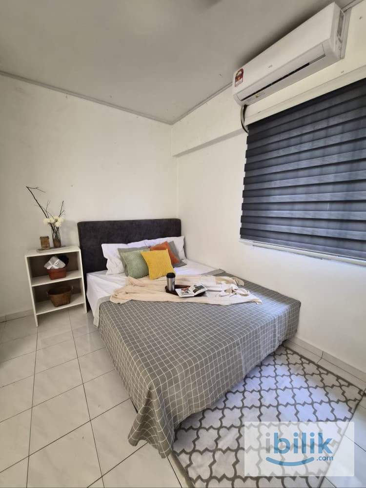 USM(Taman Pekaka) Fully Furnished Master Room For Rent  - Image 1