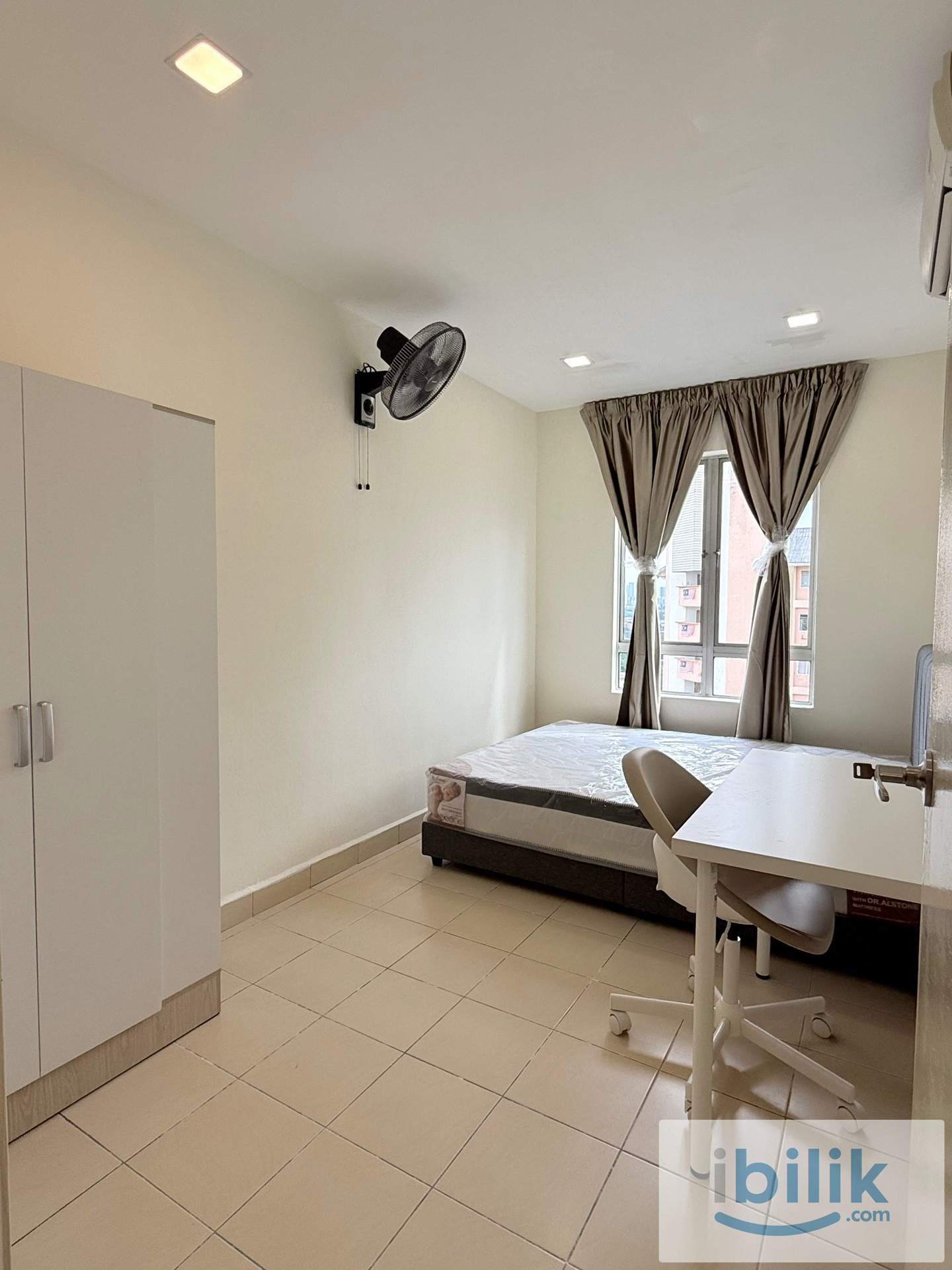 Room - Image 1
