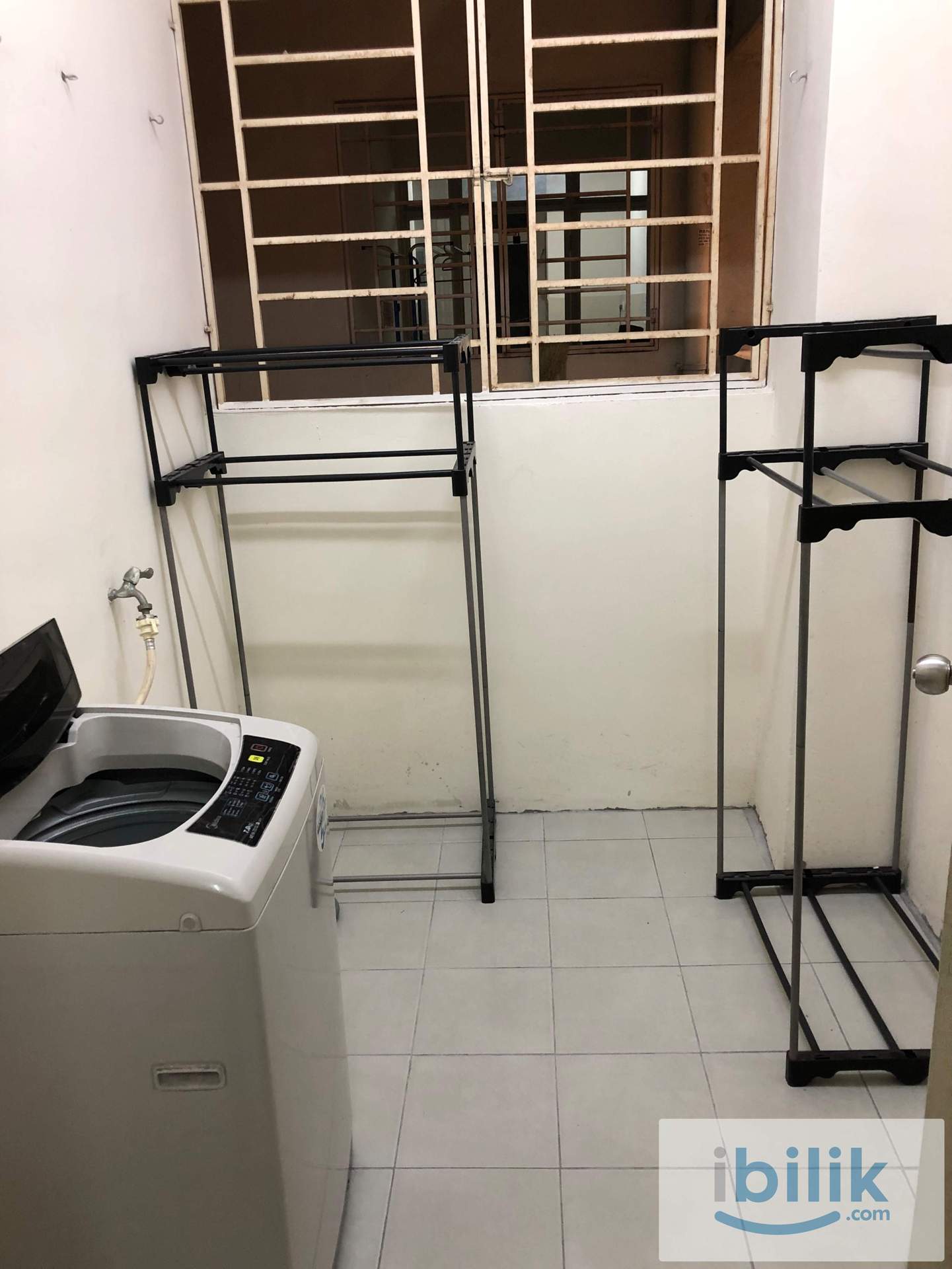 Room - Image 4
