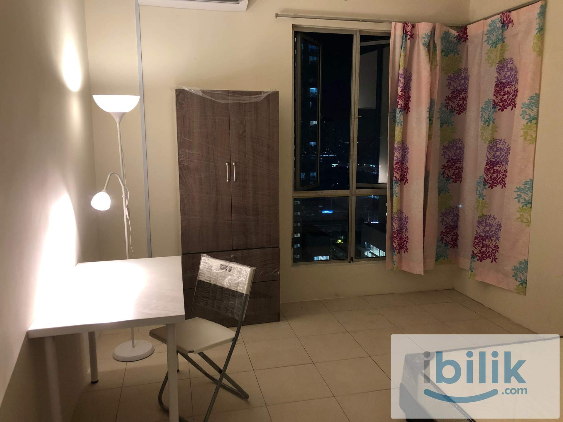 Room - Image 5