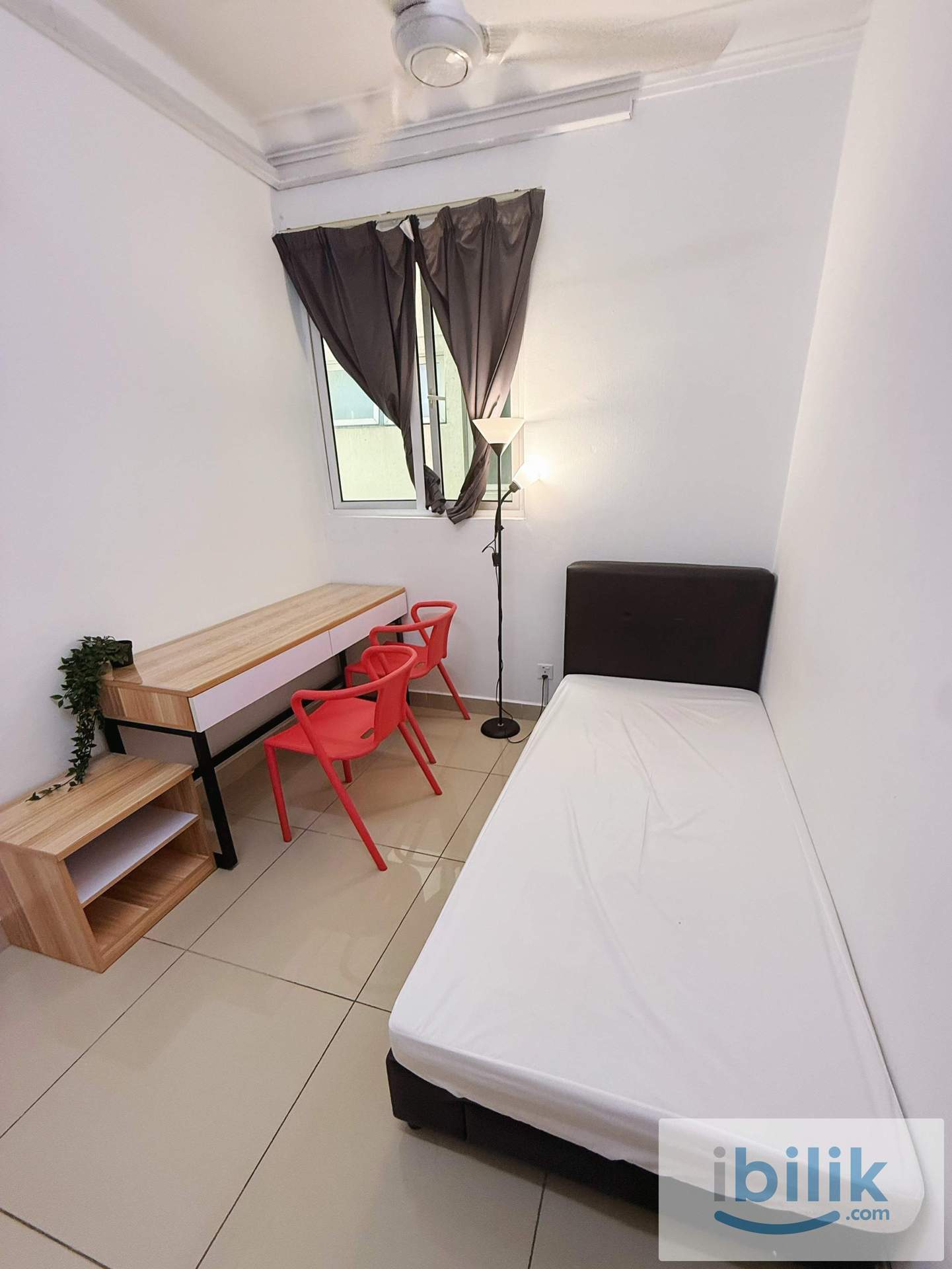 Pacific place Room for rent, female unit - Image 1