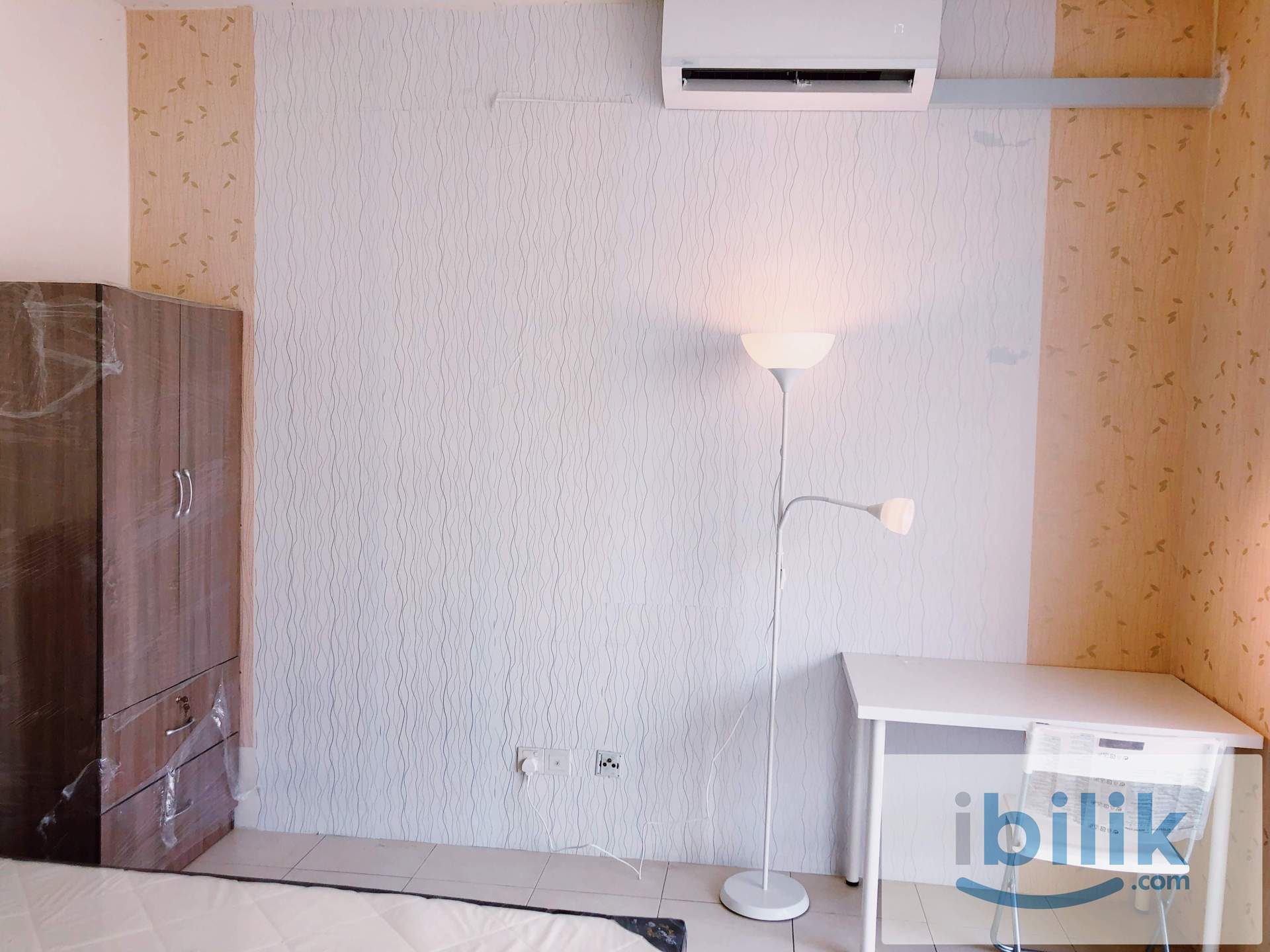 Room - Image 7