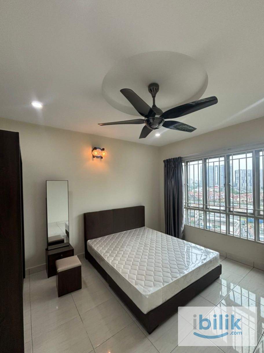 RM 800 Balcony room for rent! 5-10 mins walking distance MRT station - Image 1