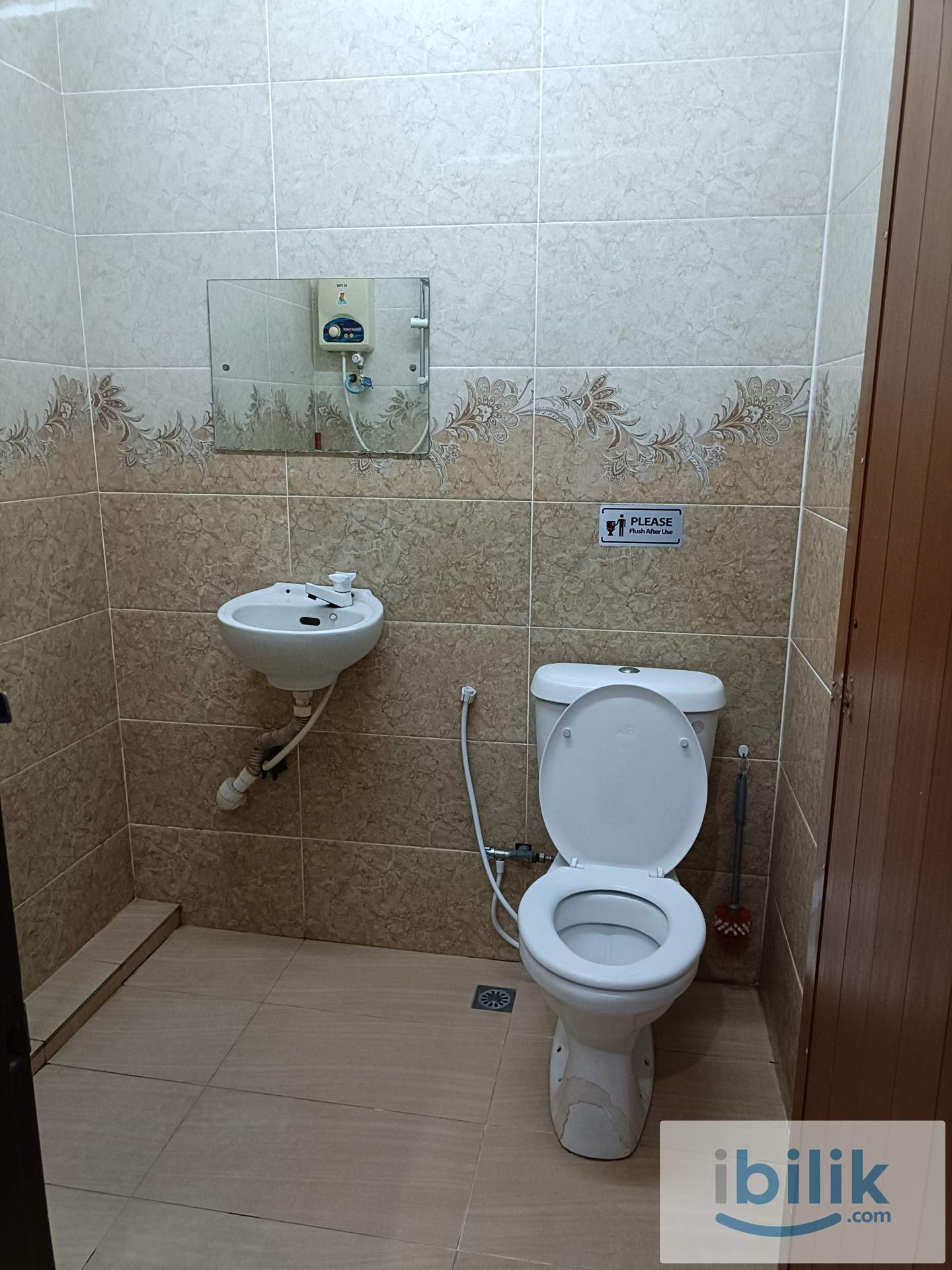 Room rent at Taman Desa Aman near MRT Tmn Muitiara  - Image 4