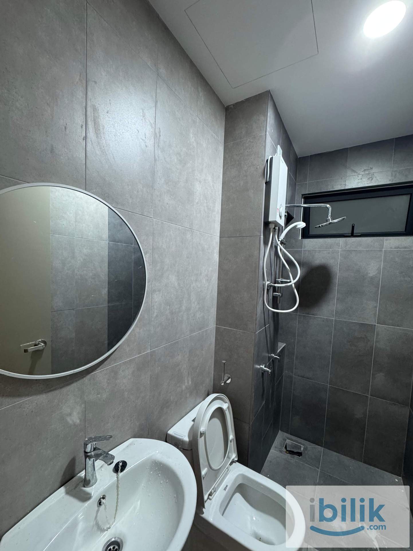 Medium Room  D'ivo Resident Old Klang Road - Image 2