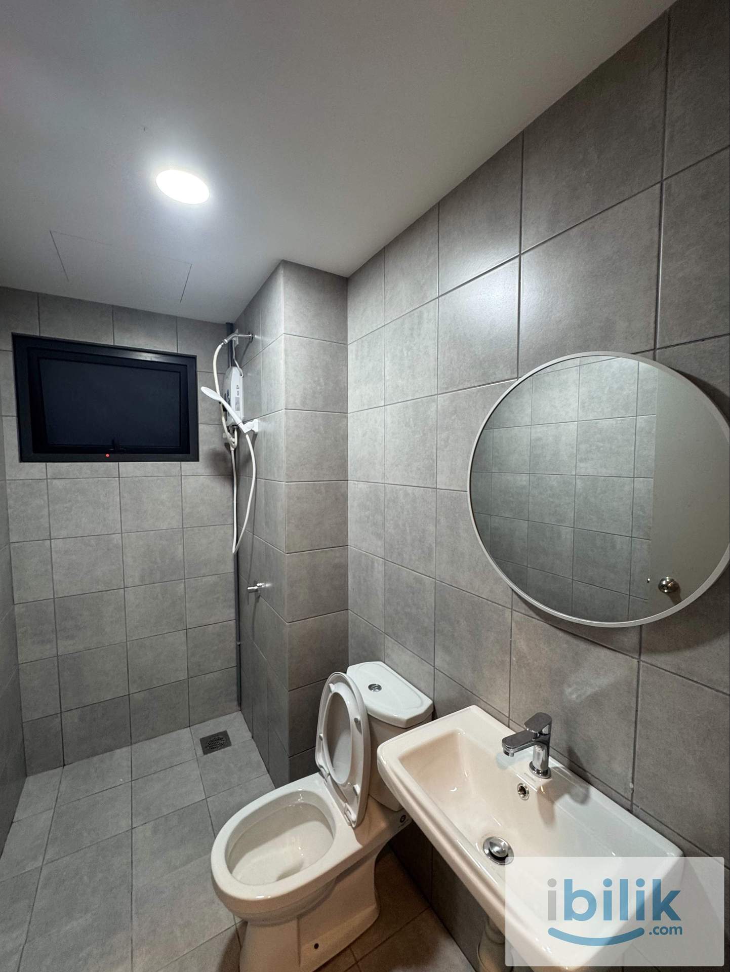 Middle Room @One Equine Seri Kembangan - Image 3