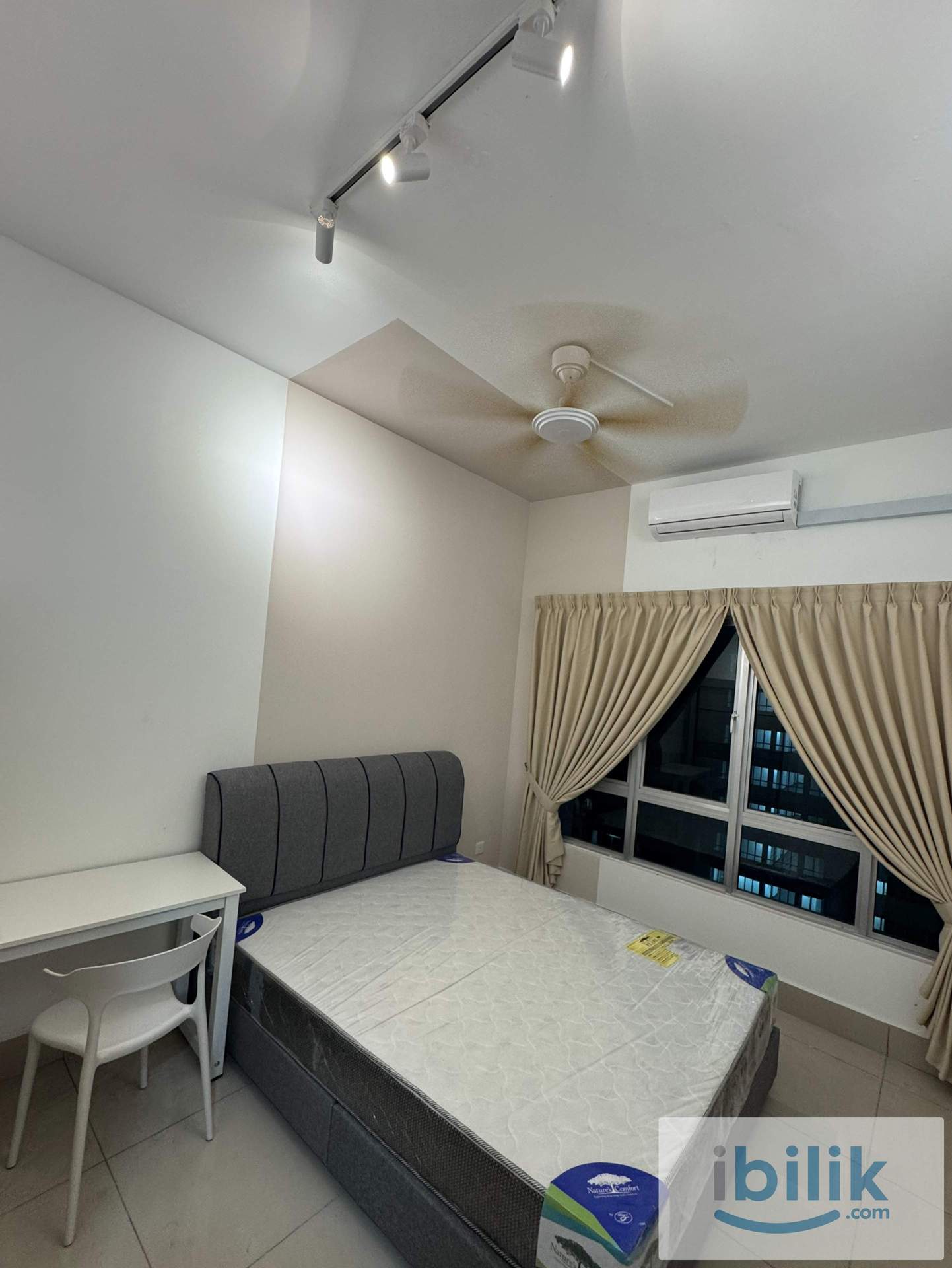 Master Room @ Razak City - Image 1