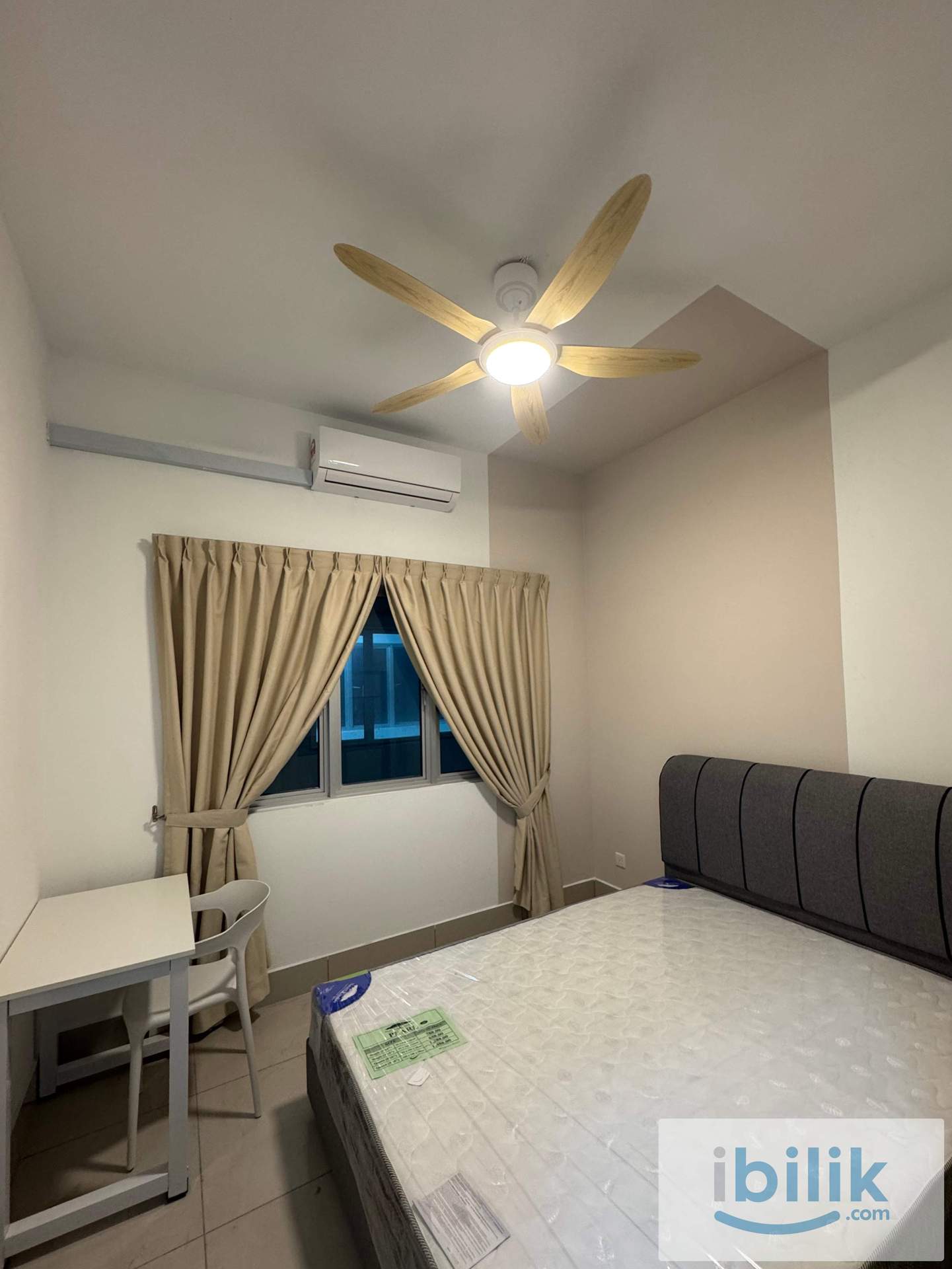 Middle Room @ Razak City  - Image 1