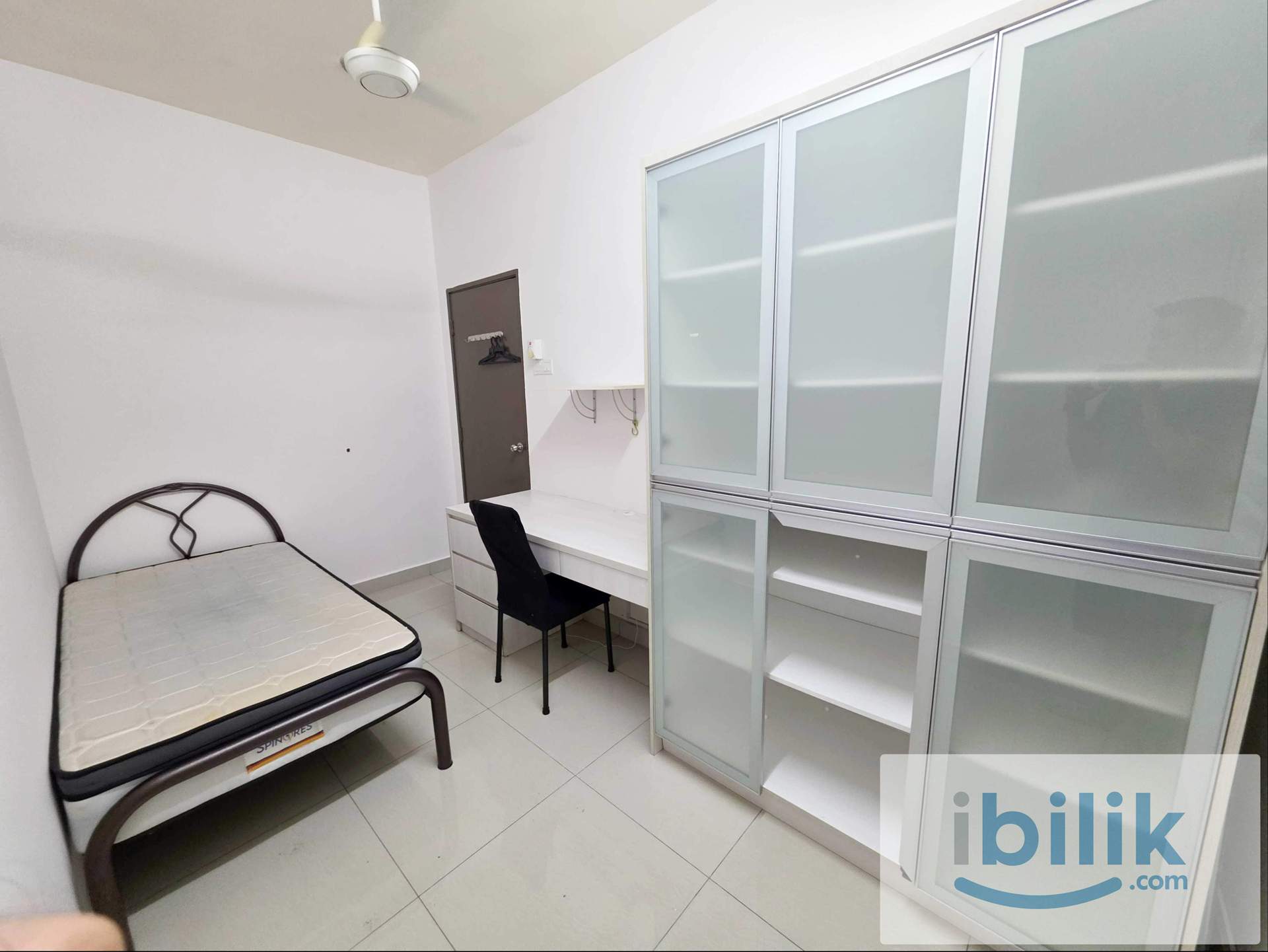 Fully Furnished Room - Image 3