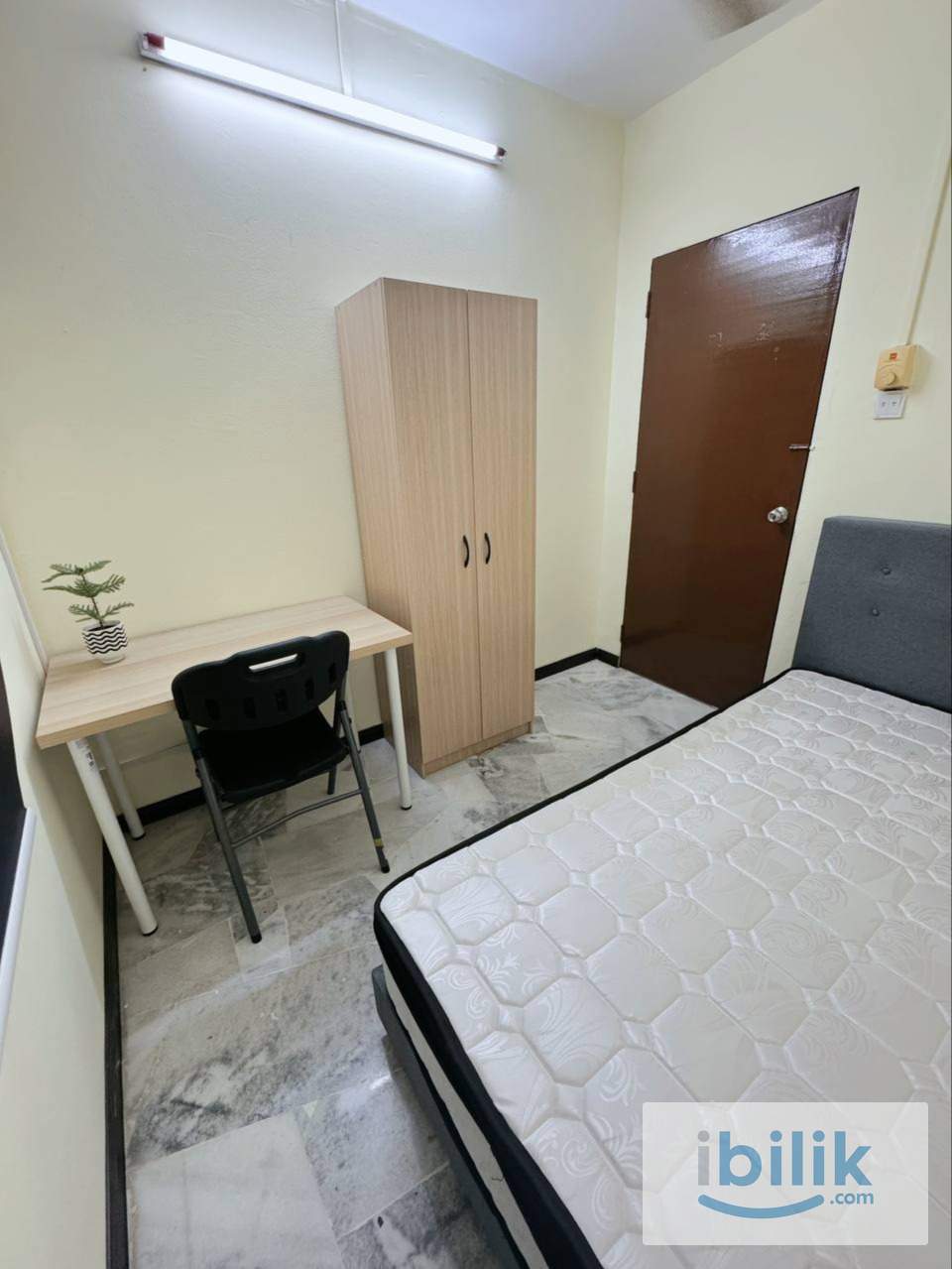 Single Room,De Tropicana,Kuchai Lama [MALE UNIT, Walking Distance to MRT, NSK, 2-Stops to TRX] - Image 1