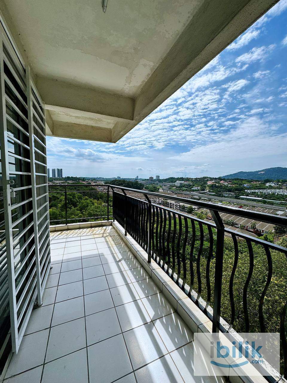 Balcony Room, One Damansara, Damansara Damai, Female Unit, Near MRT, Shops, Banks, Bus-Stops - Image 4