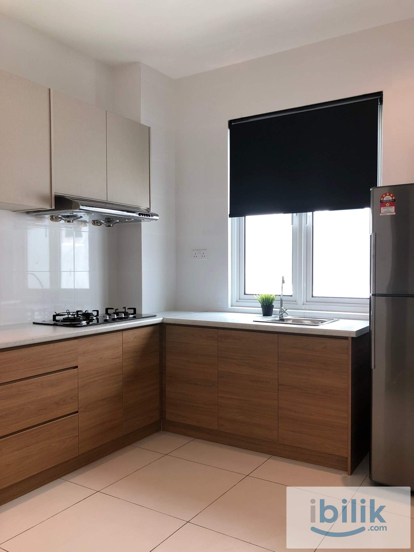 Fully Furnished room walking distance to MRT train - Image 3