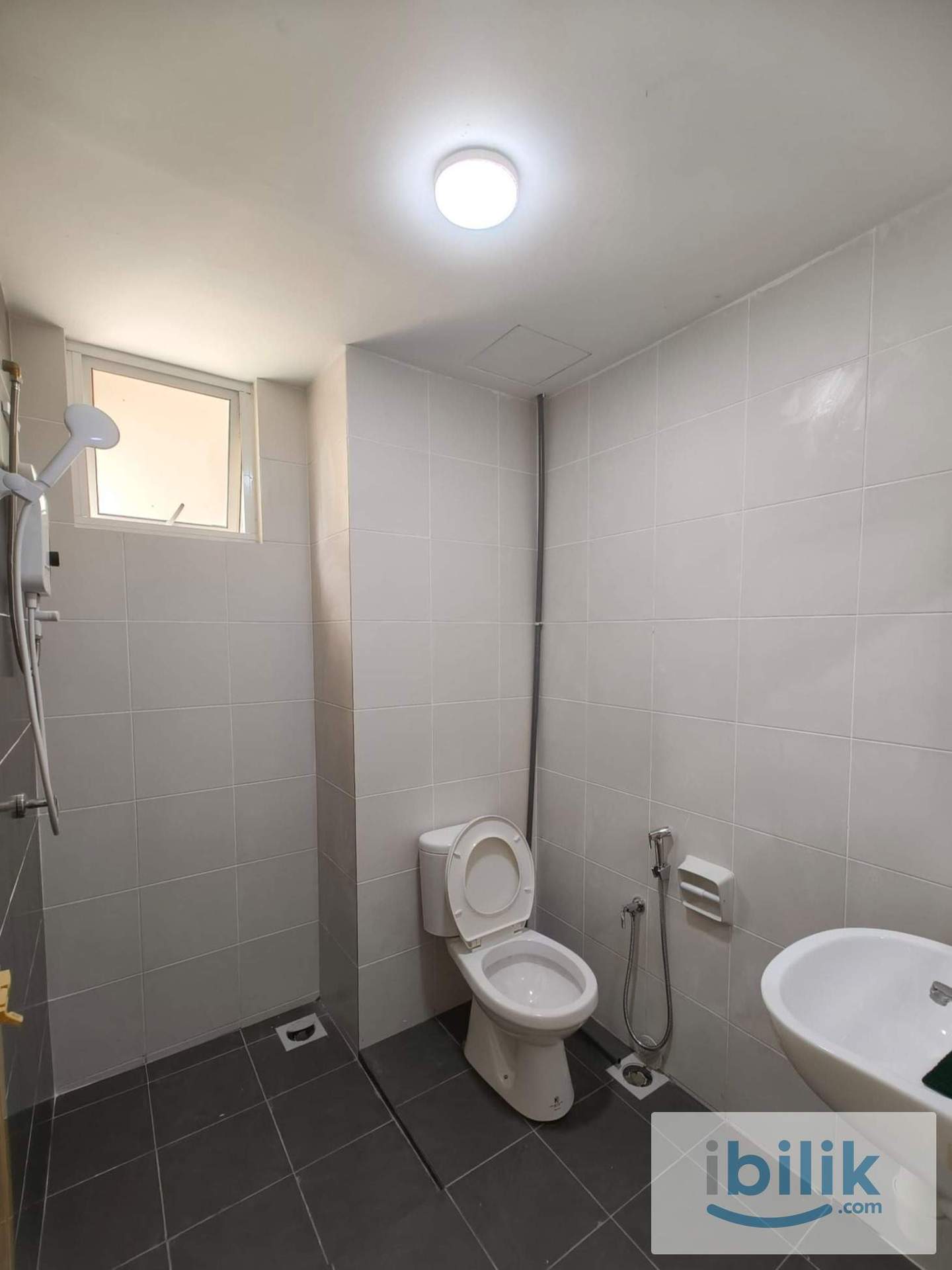 [BALCONY] Setia Alam Medium Room Available Now - MOVE IN IMMEDIATELY - Image 1