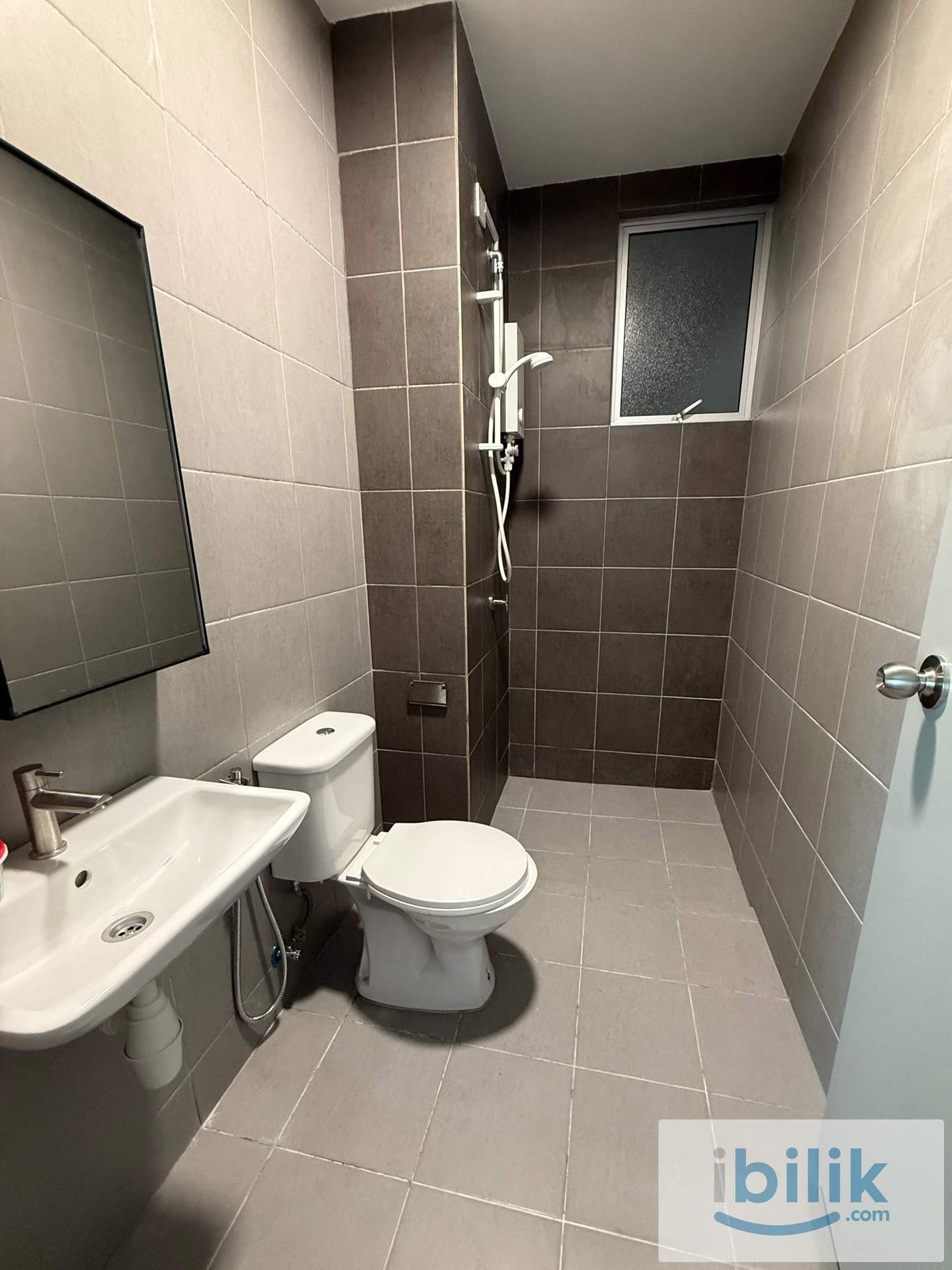 Nikka I Medium Room I 50m to LRT Salak Selatan [FEMALE ONLY] - Image 4