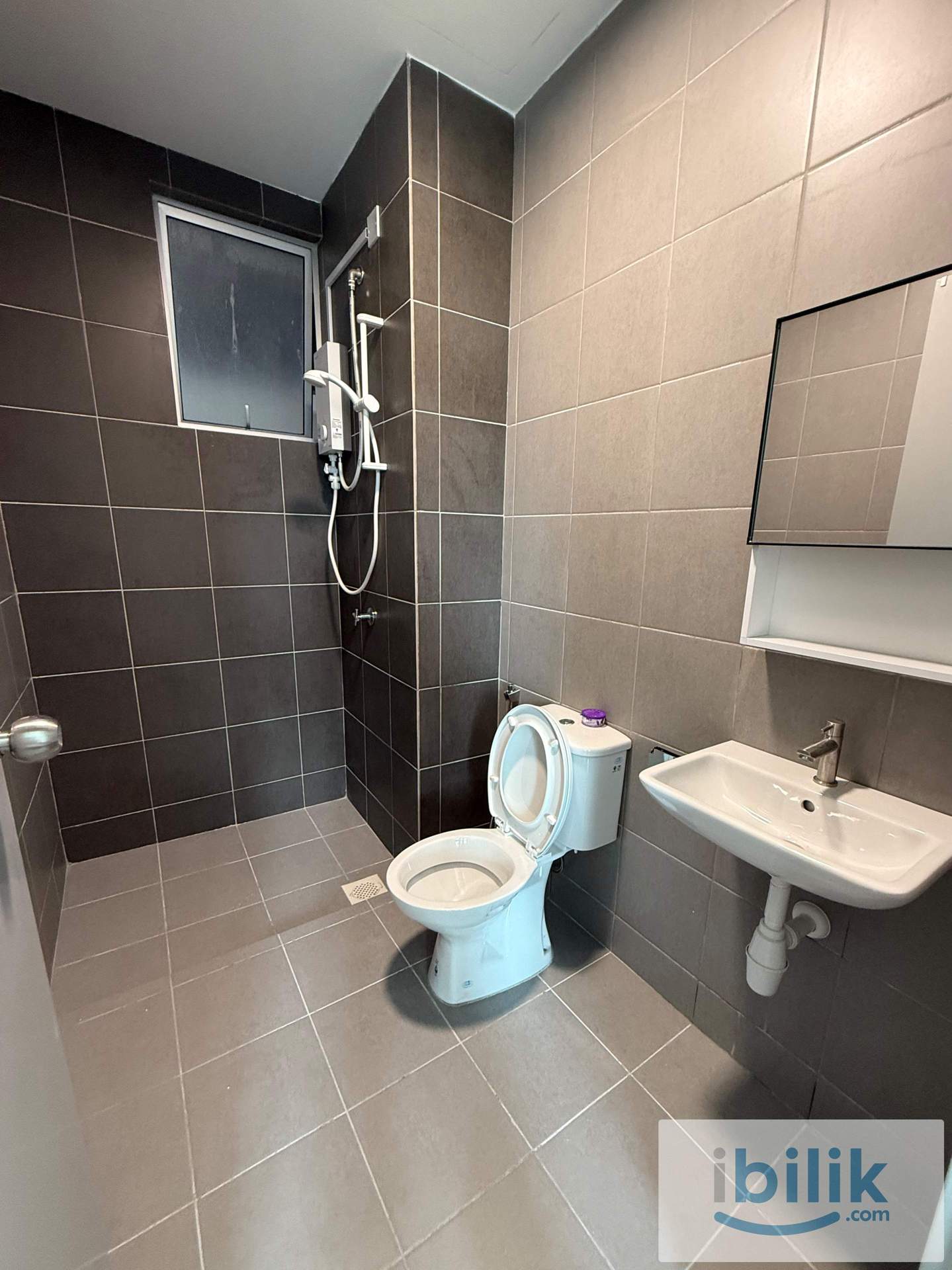 Nikka I Master Bedroom I 50m to LRT Salak Selatan [FEMALE ONLY] - Image 2