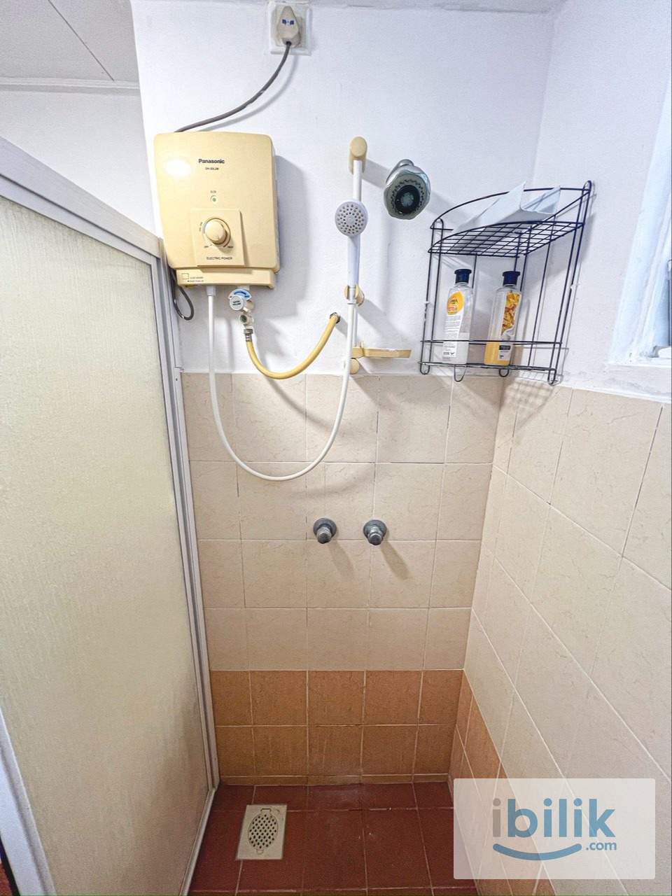 Master Room - Image 8