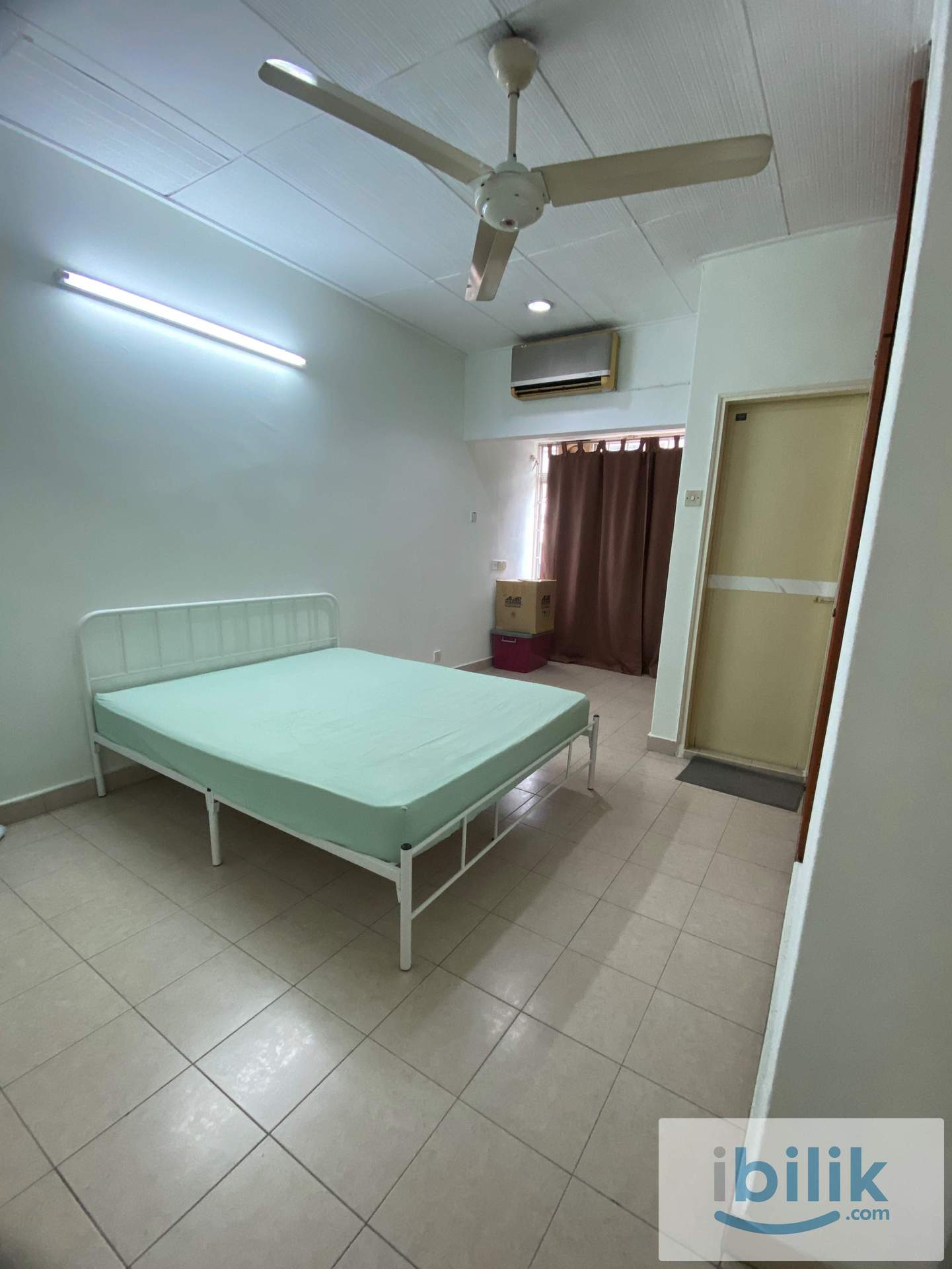 Middle Room for Rent - Image 1