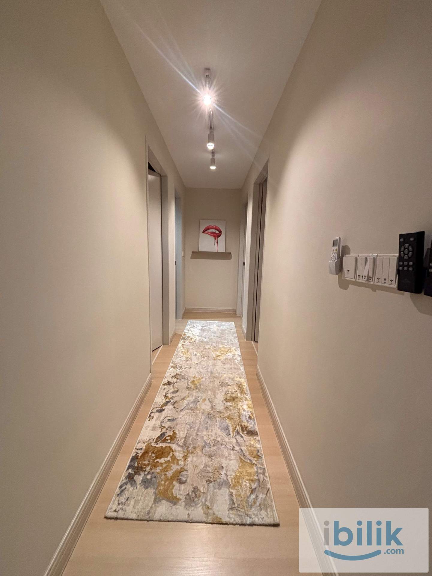 M Adora- Middle Room - Image 4