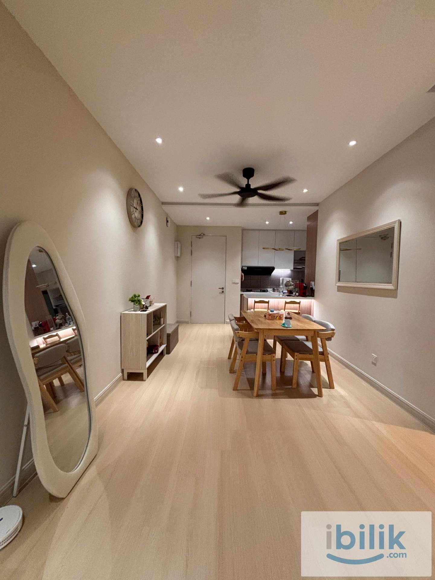 M Adora- Middle Room - Image 7