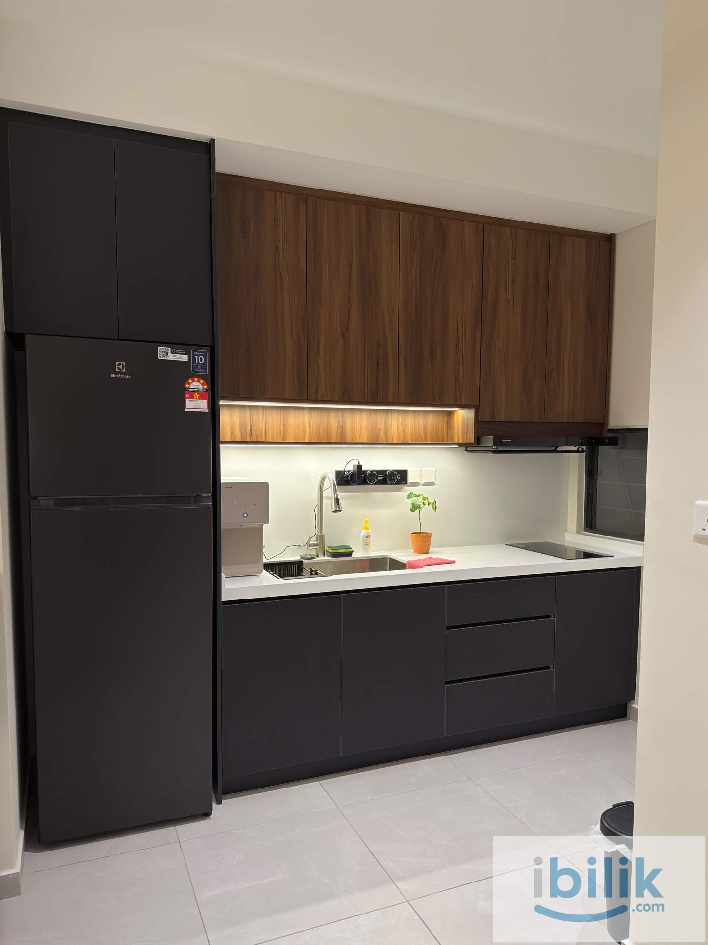 Big Medium Room/Small Medium Room - Image 2