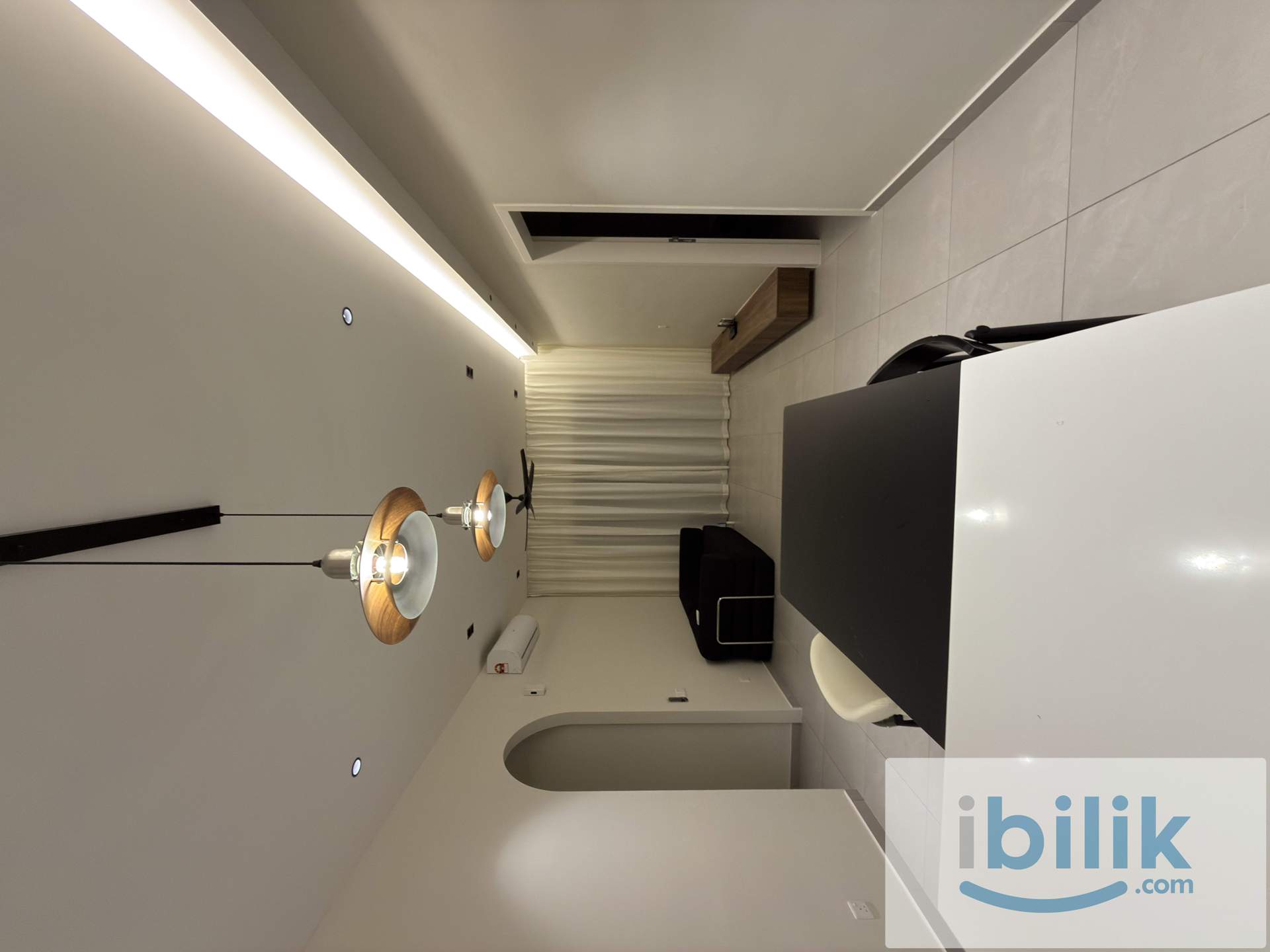 Big Medium Room/Small Medium Room - Image 3