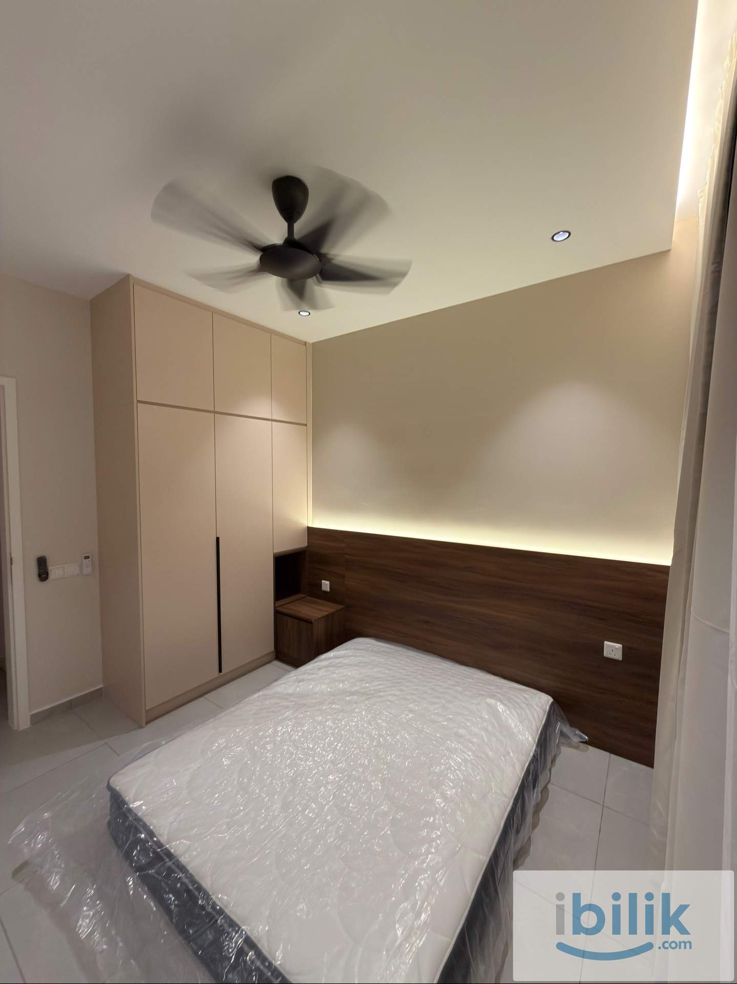 Big Medium Room/Small Medium Room - Image 7
