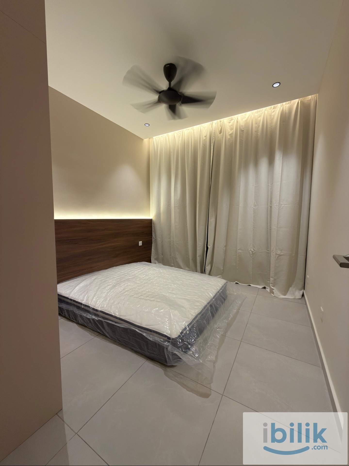 Big Medium Room/Small Medium Room - Image 8