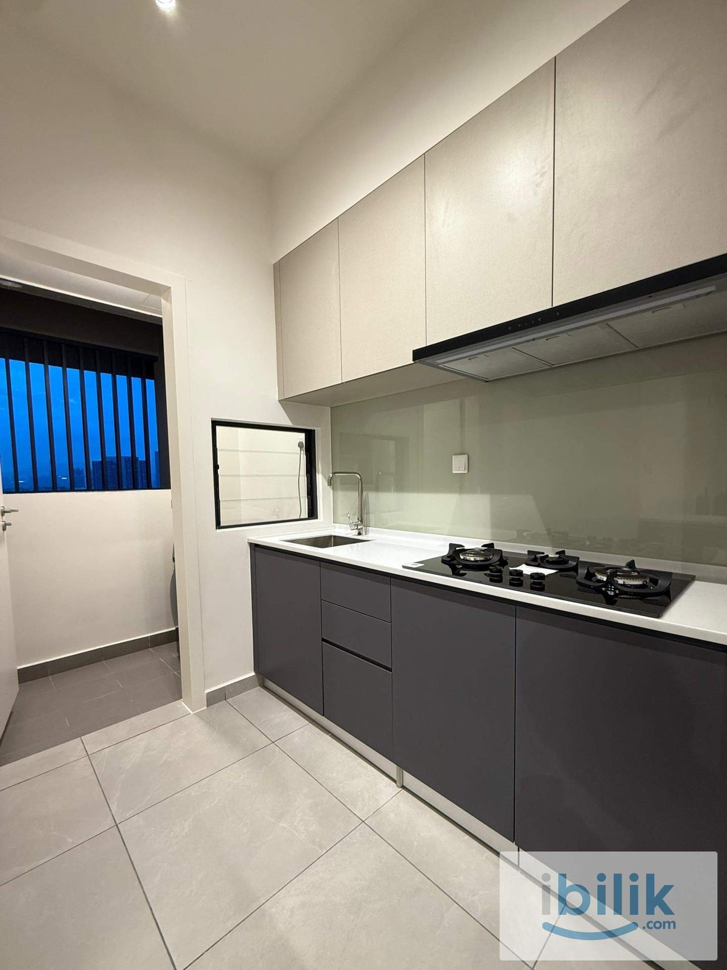 Small Room - Image 2