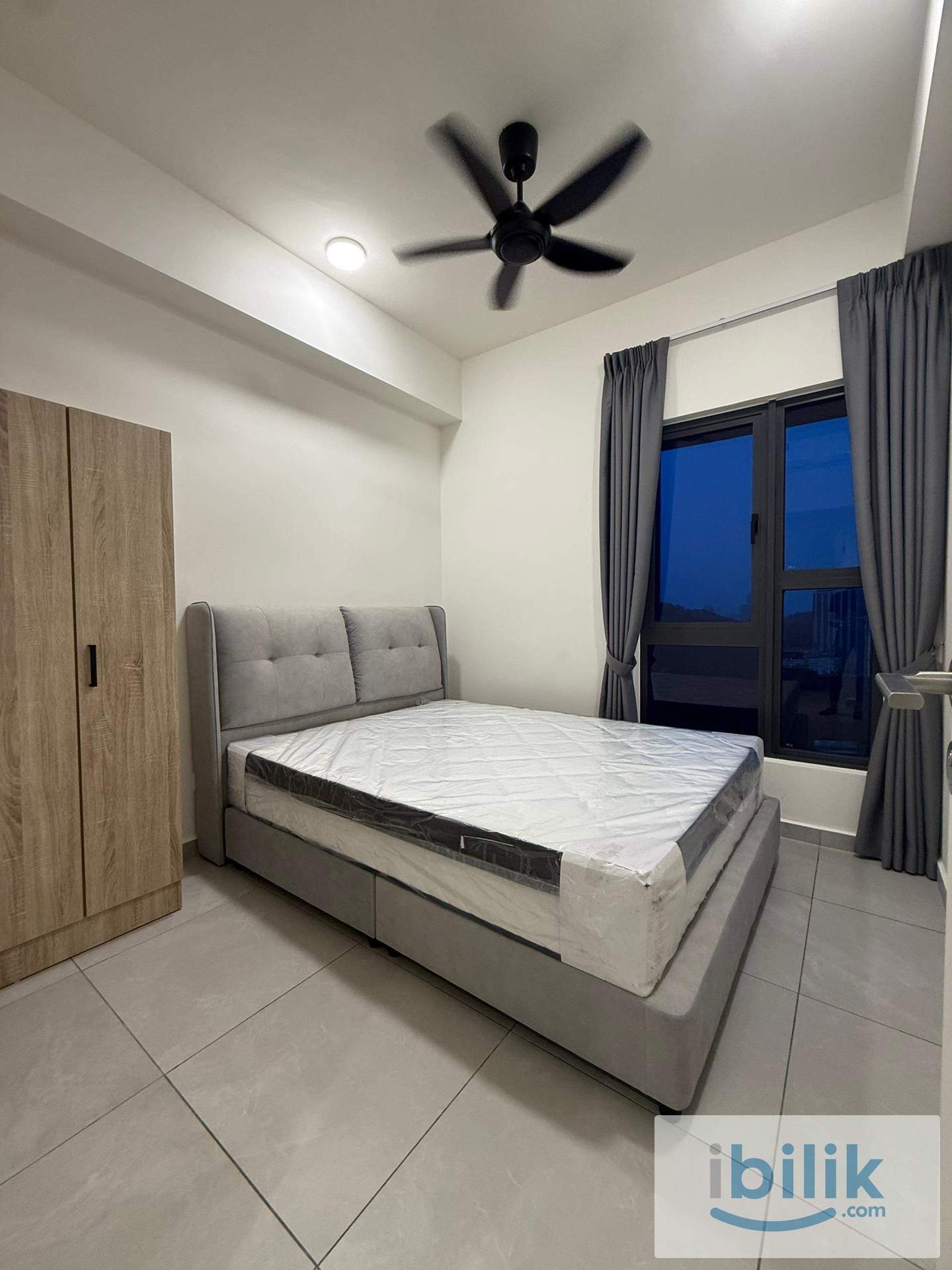 Small Room - Image 7