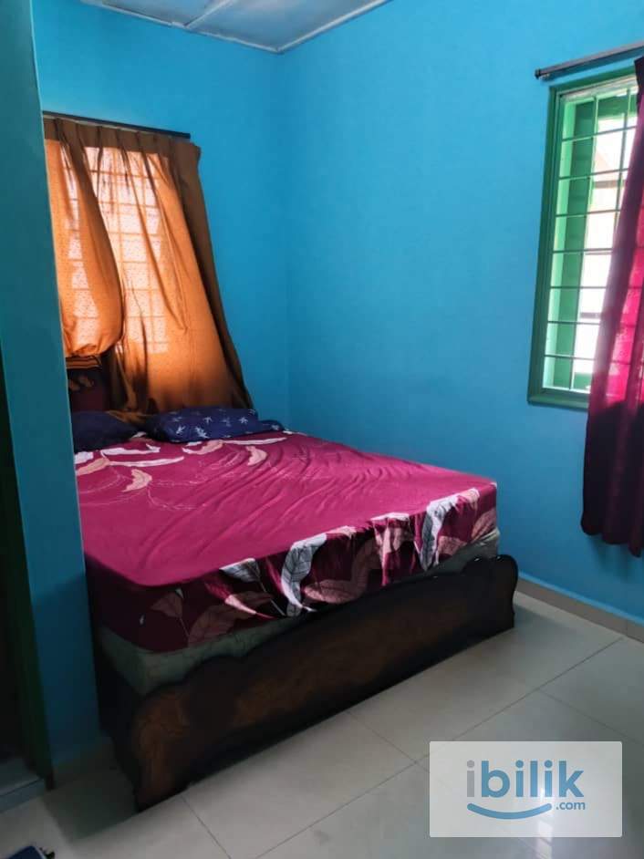 Middle Room with Attached Bathroom - Image 1