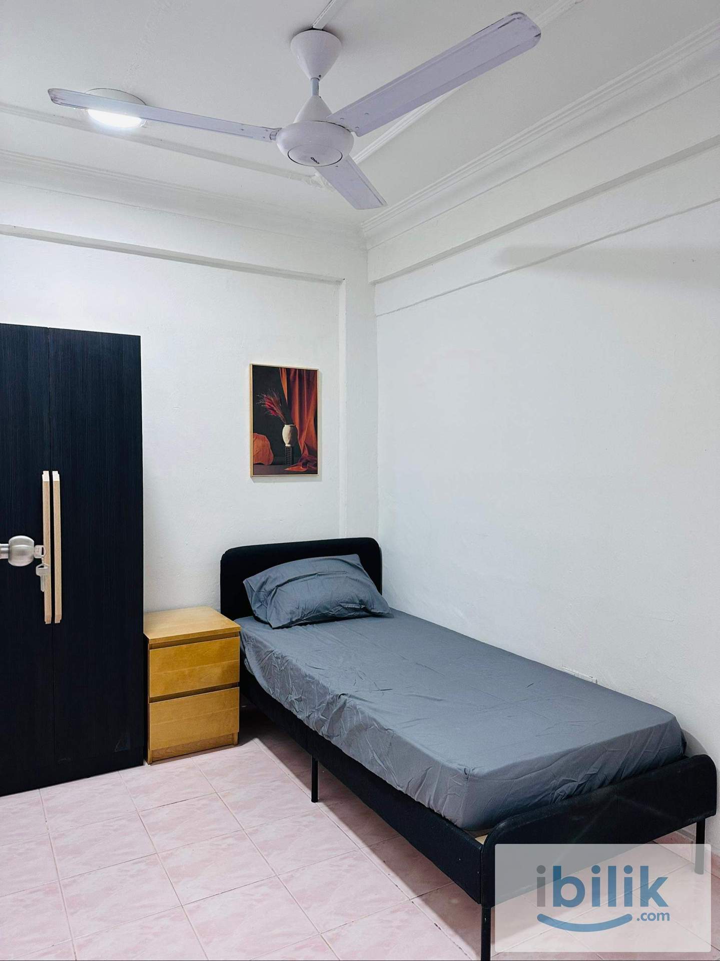 ROOM RENTAL -TINGKAT 1 FLAT DEPAN SAJ LARKIN - Image 2