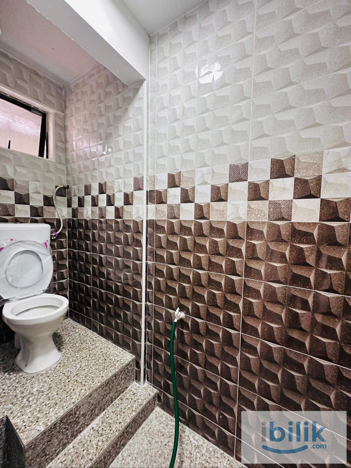 ROOM RENTAL -TINGKAT 1 FLAT DEPAN SAJ LARKIN - Image 4
