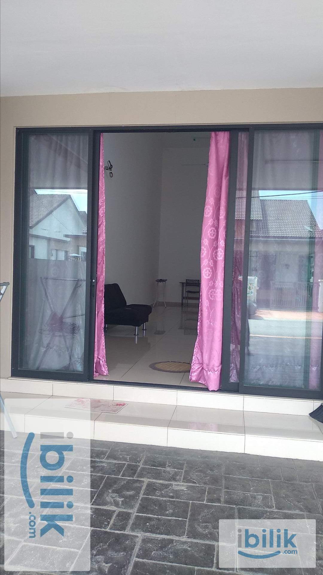 room - Image 1