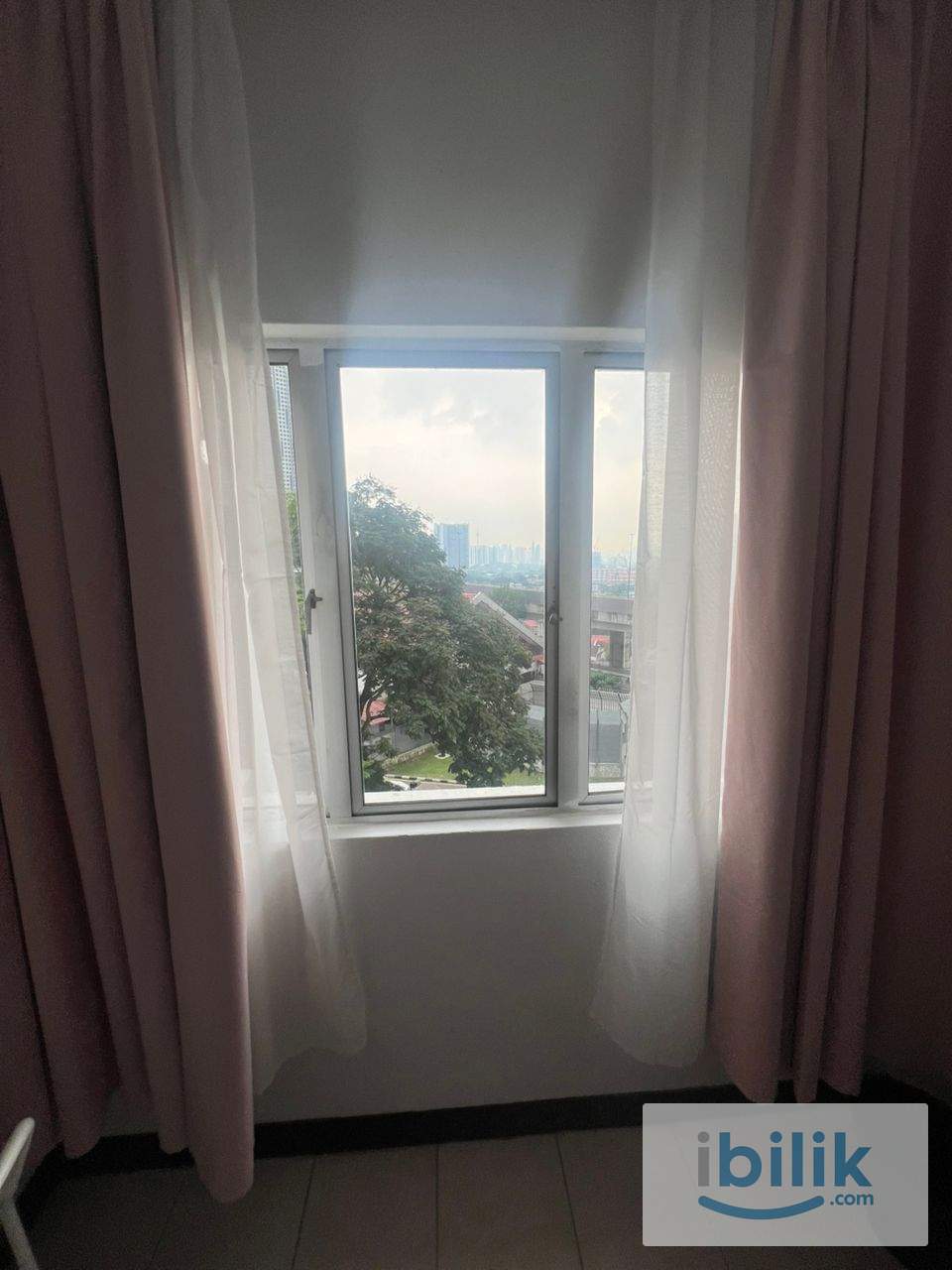 Middle room - Image 6
