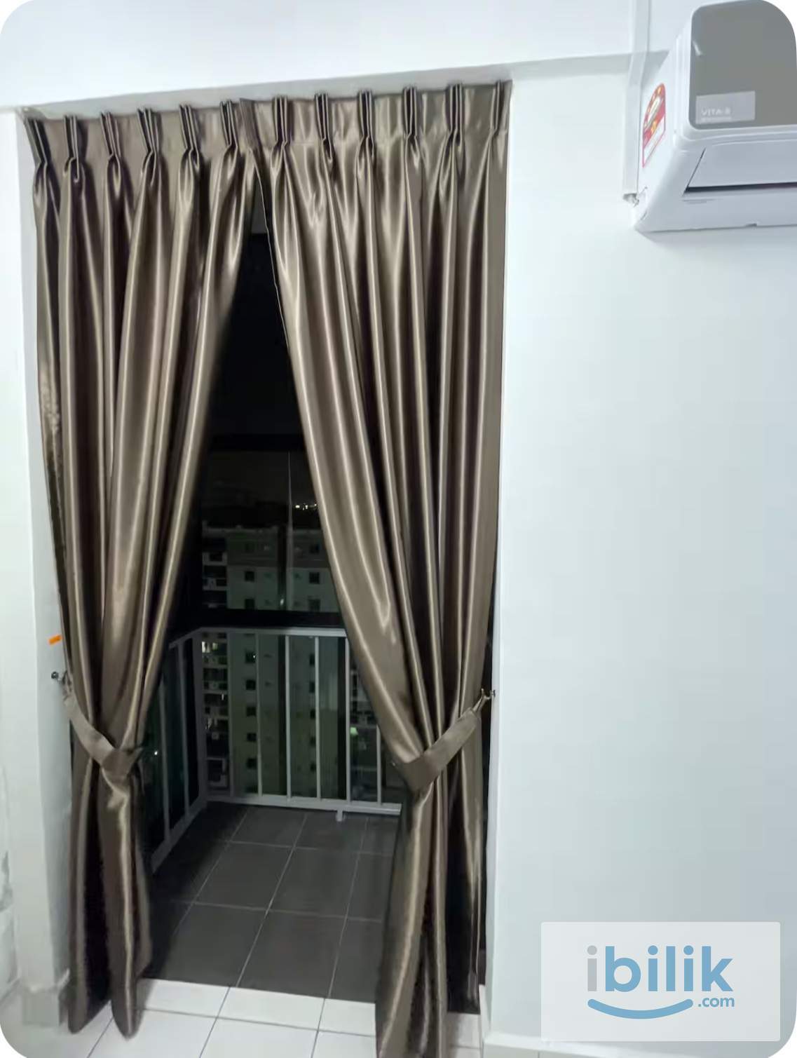 Balcony room in Larkin (Bedroom 2) - Image 3