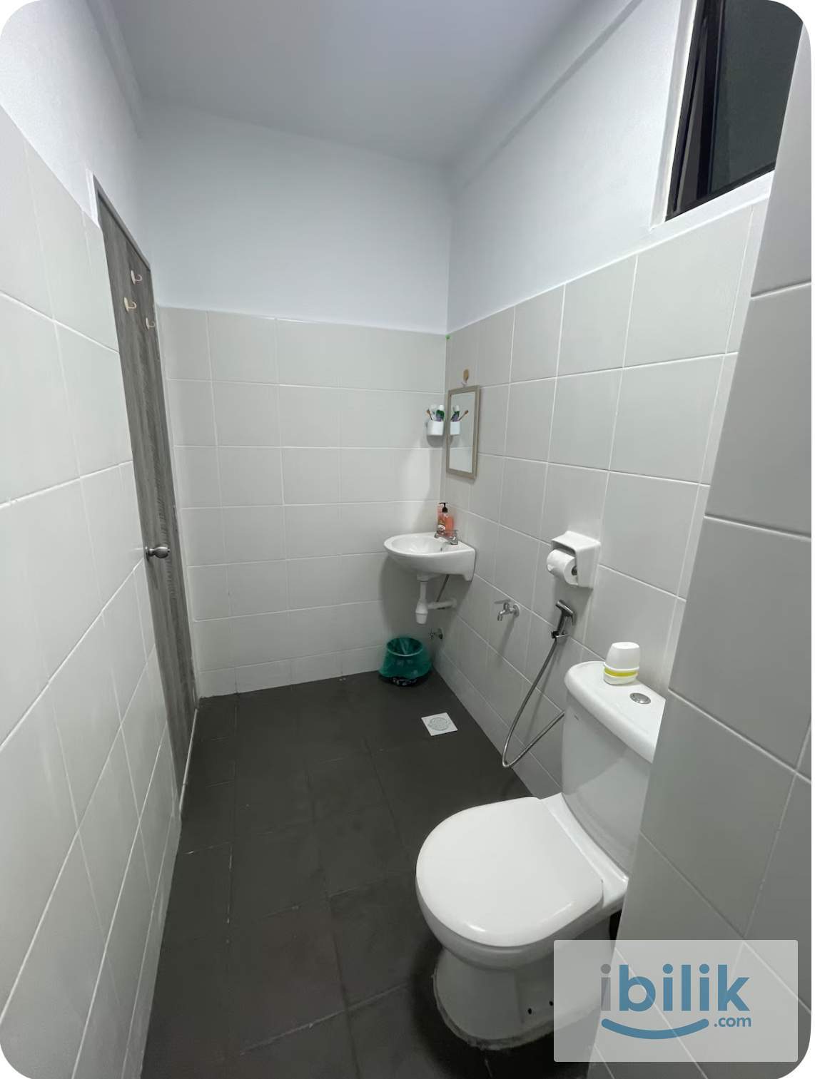 Balcony room in Larkin (Bedroom 2) - Image 7