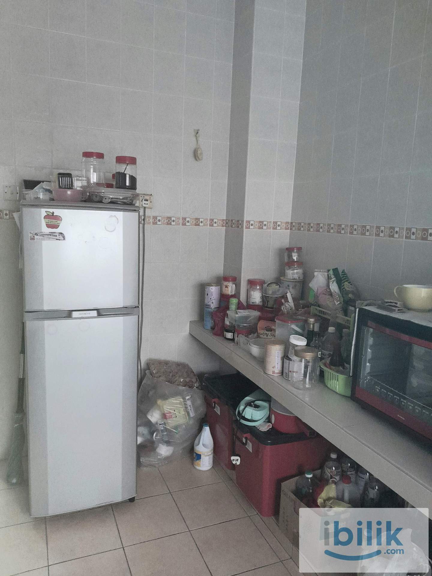 Middle Room Available  - Image 2