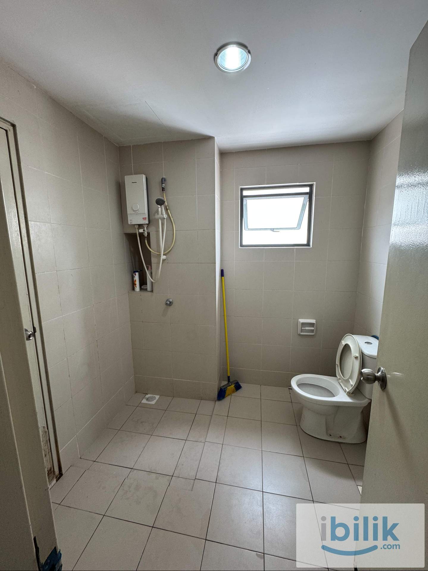 Single Room - Image 7