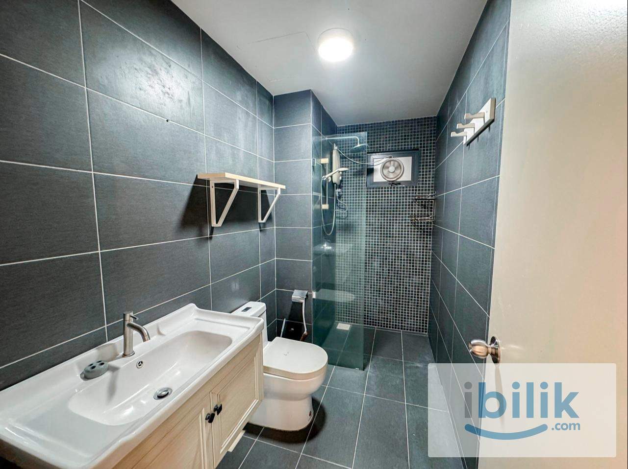 Master Room @ Parkhill Bukit Jalil | Private Bathroom | All-in | Clean Unit - Image 3