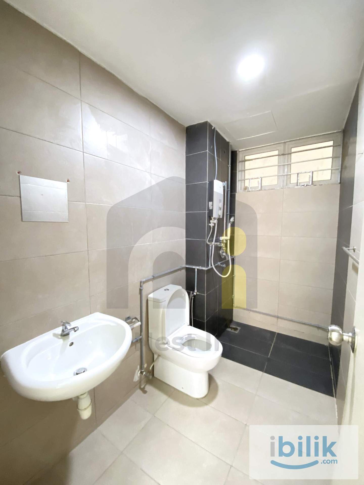 Medium room for rental - Image 4