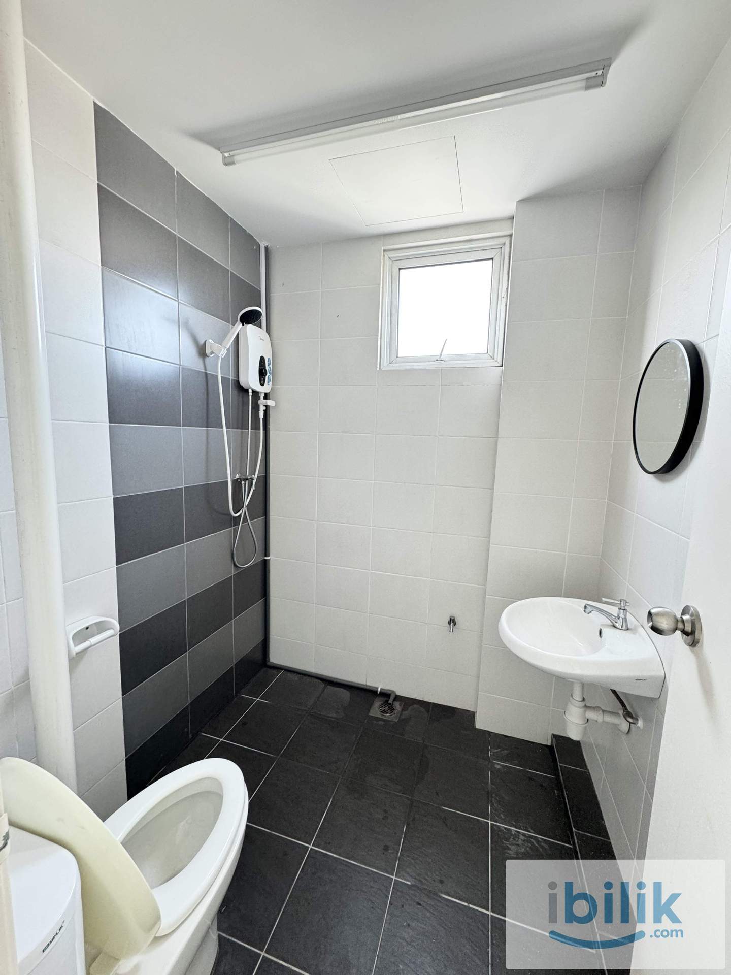 The H2O Condo - Image 2